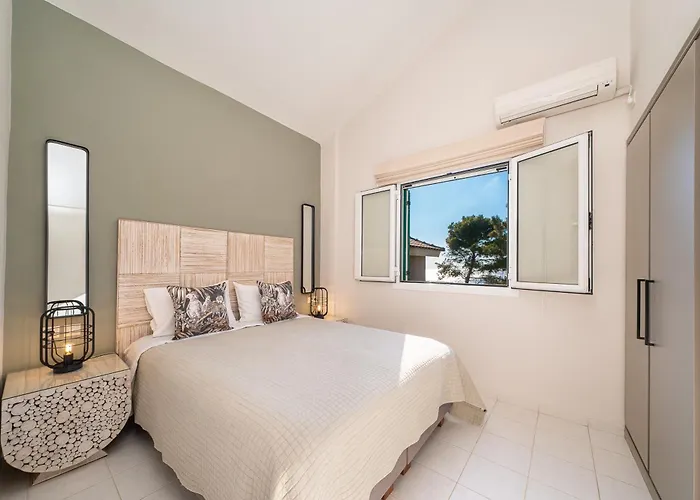 Seashell Luxury * Lixouri